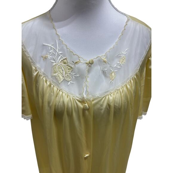 Vintage Vanity Fair Nylon Peignoir Robe Yellow Embroidered Button M USA 1960s - Picture 3 of 6
